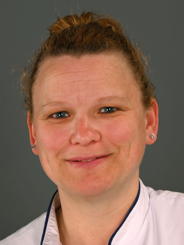 M. van den Boorn  is werkzaam bij de afdeling dermatologie als doktersassistente. 